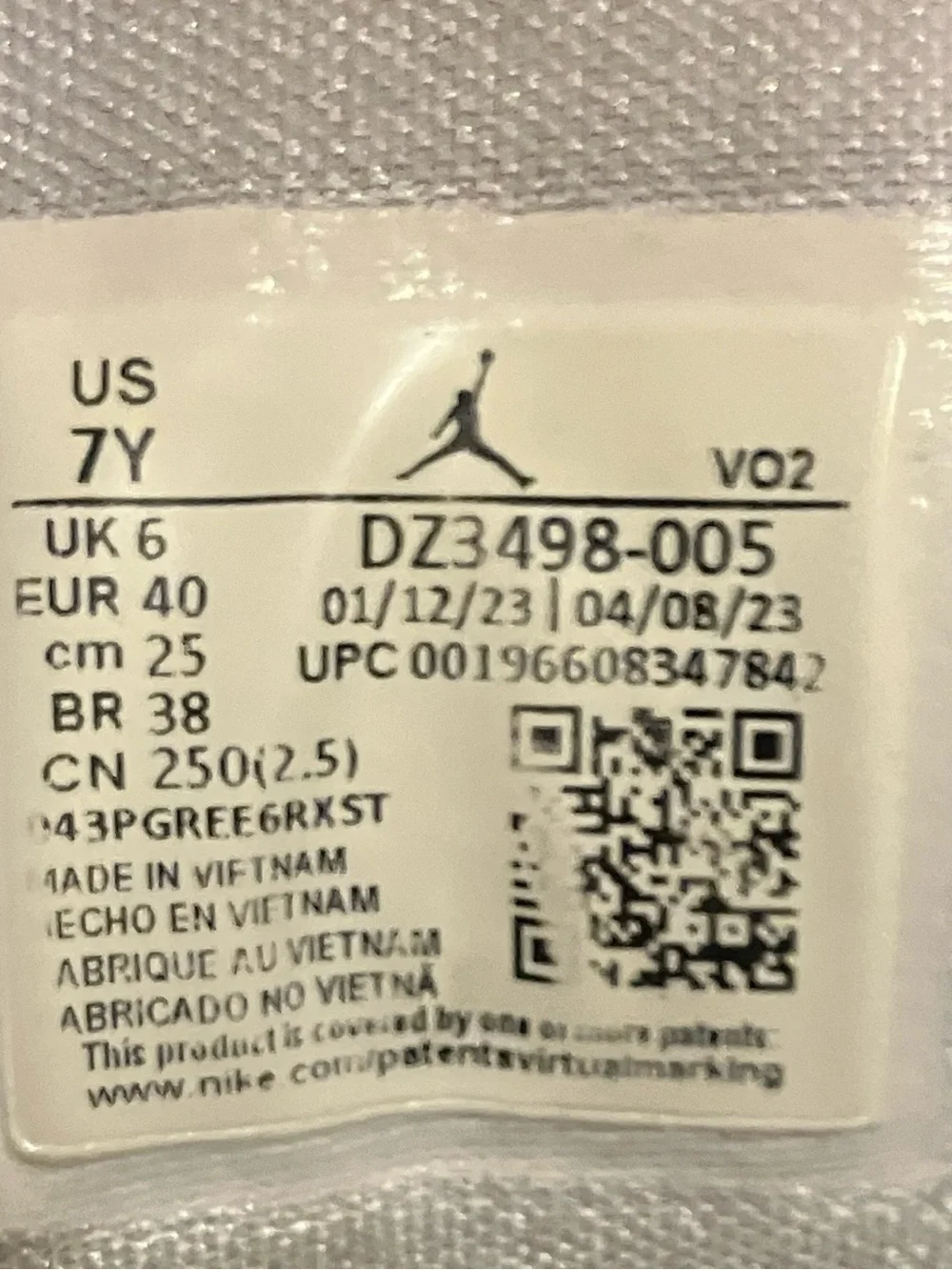 Air Jordan Luka 2 GS, Size 7Y, like-new condition.